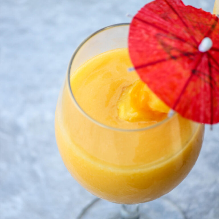 Wine Smoothie with Mango and Pineapple